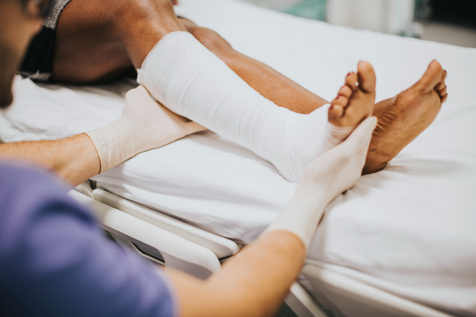 Crack In The Foot Bone: Symptoms And Treatment - Fasciaclinics.com